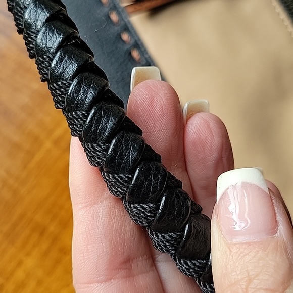 The Sak Indio color block Tan and Black Shoulder Bag - Picture 9 of 10